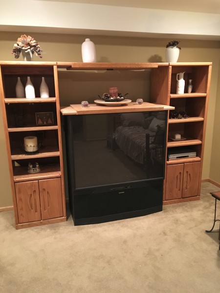 HUGE MULTI FAMILY GARAGE\MOVING SALE