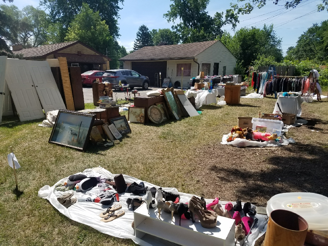 BIG 'OL MOVING/YARD/GARAGE SALE