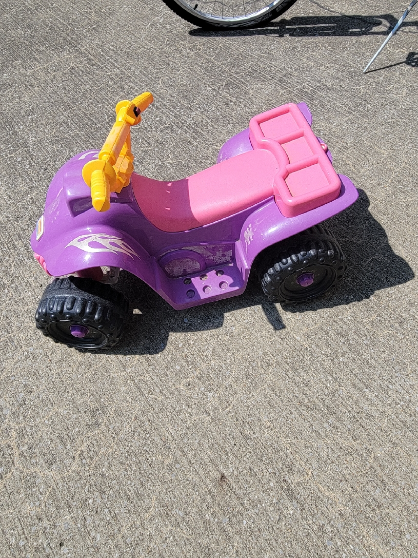 Perry Highlands community yard sale