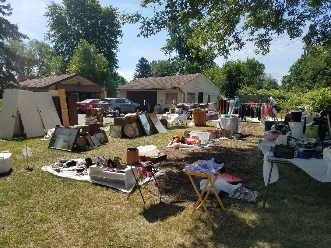 BIG 'OL MOVING/YARD/GARAGE SALE